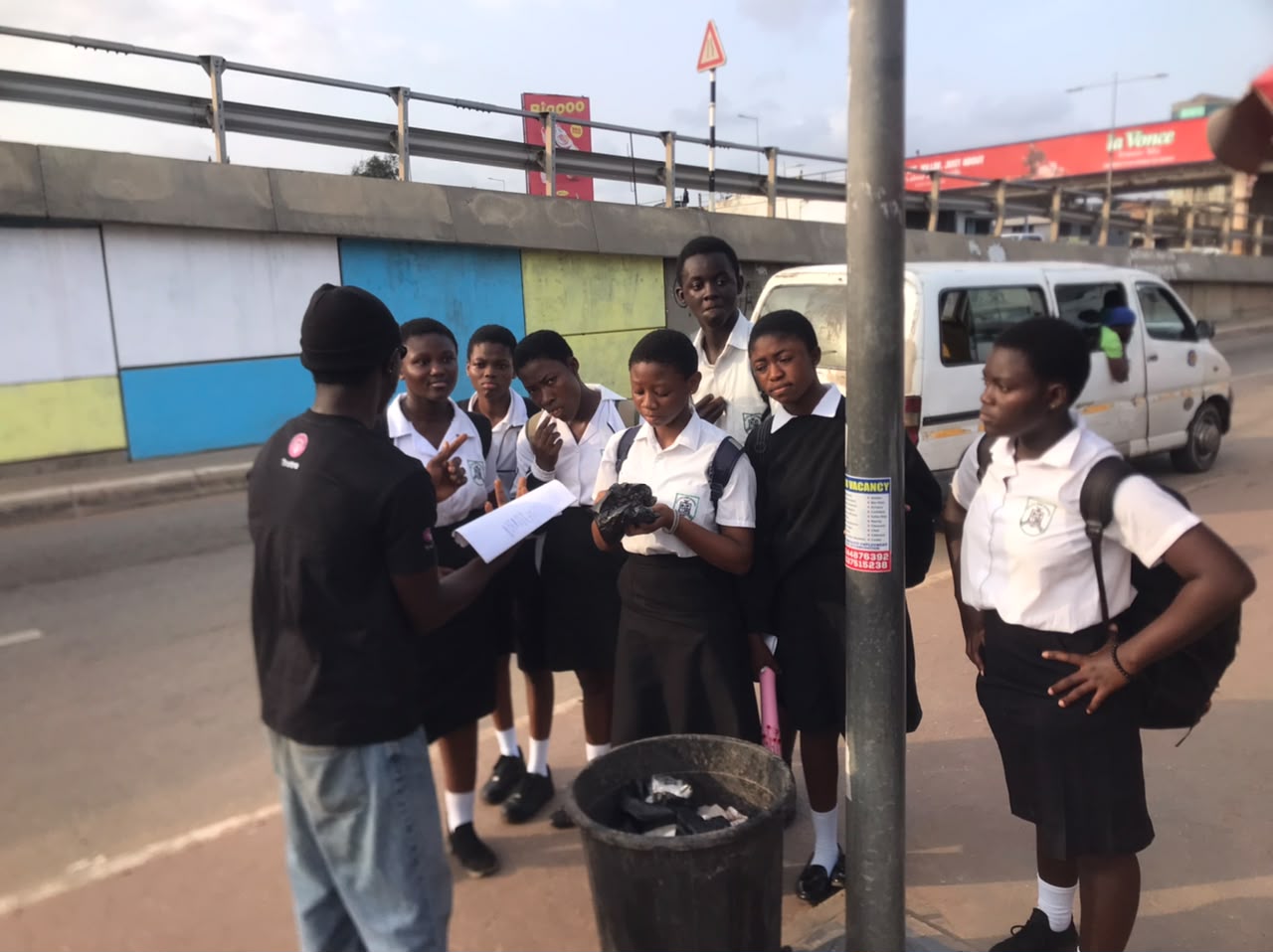 Team wrapping up outreach at Circle station